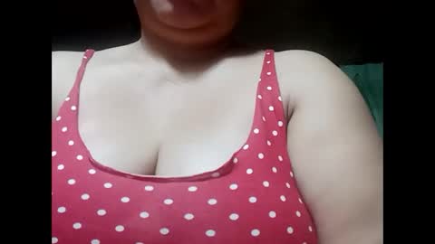 hot_boobs21 online show from March 2, 9:11 pm