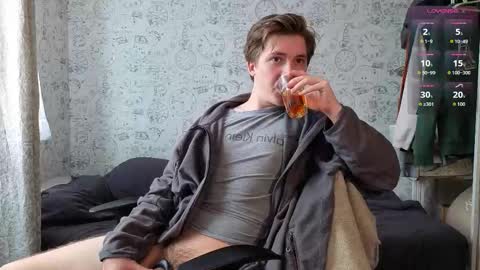 Snapshot of hot_boy_oscar chatting on September 19, 11:14 am Oscar  online show from September 19, 11:14 am