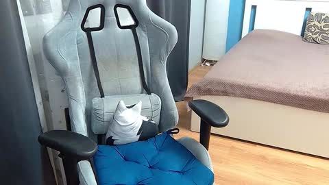 hot_cap_77 online show from February 8, 8:12 pm