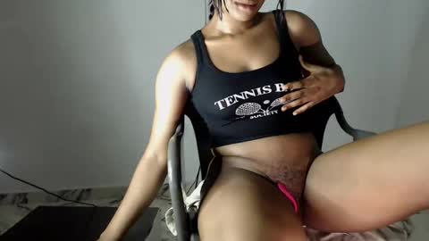 Snapshot of hot_chocoxxxx chatting on February 18, 9:53 pm sonia mis choco online show from February 18, 9:53 pm