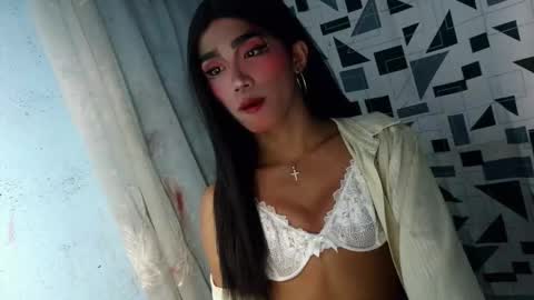 Khianna online show from March 12, 2:54 pm