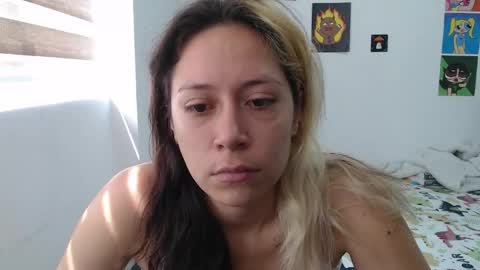 Snapshot of hot_mommymia chatting on October 23, 3:24 pm Mia online show from October 23, 3:24 pm