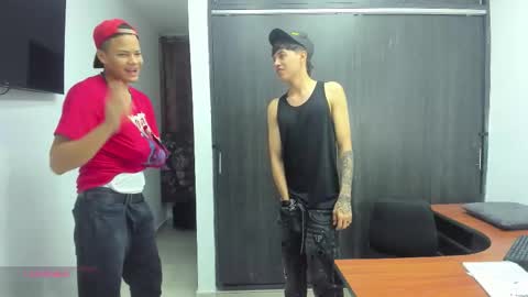 Vanesa Oliver and Andrew online show from December 3, 12:06 pm