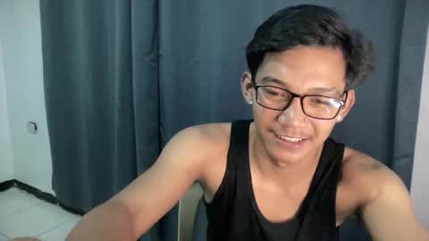 hotasian_jerome online show from April 5, 8:33 am