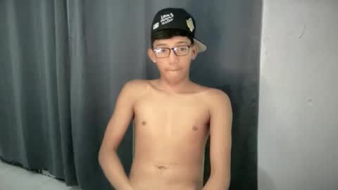 hotasian_jerome online show from February 27, 7:01 am