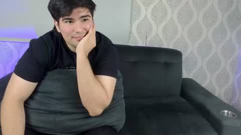 hotcouple_222 online show from July 15, 7:51 pm