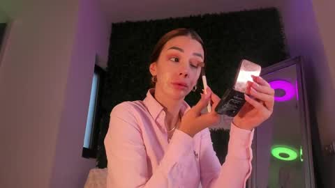 hotfallingdevil online show from June 3, 4:48 am