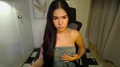 Snapshot of hotfoxxygwen69 chatting on October 21, 6:11 pm GWEN online show from October 21, 6:11 pm