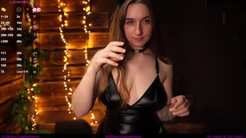 Snapshot of hotfrecklesgirl chatting on October 31, 1:22 pm hotfrecklesgirl online show from October 31, 1:22 pm