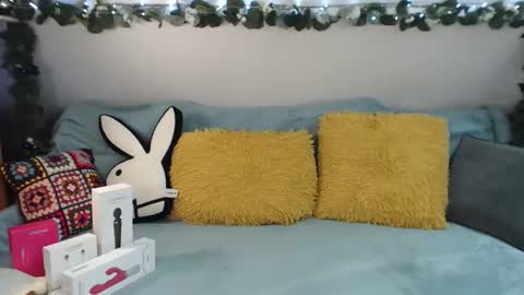 hotgirlkarina online show from February 18, 1:33 pm