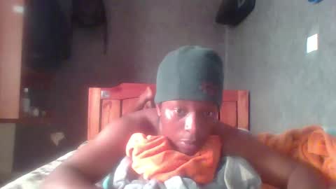 hotguyy001 online show from February 16, 11:49 am