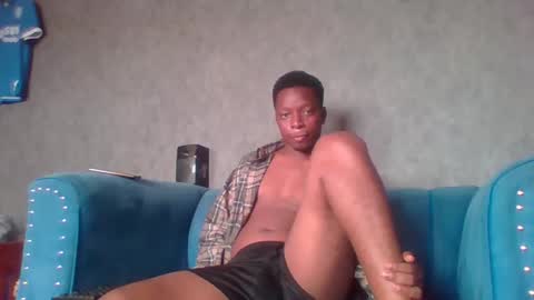 hotguyy001 online show from March 10, 11:01 am