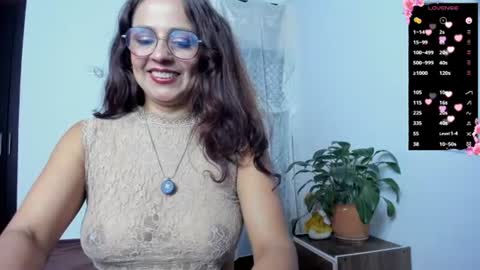 Jollie online show from August 7, 8:40 pm