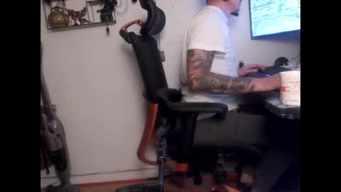 hotkinkytat online show from March 2, 9:32 pm