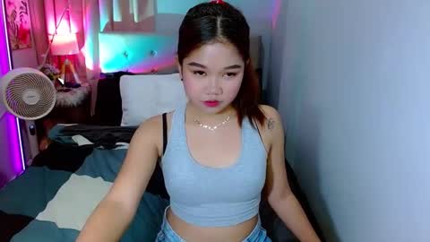 Layla online show from December 17, 8:45 am