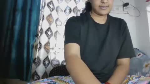 lola online show from December 17, 7:26 am