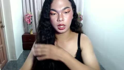 hotsiren101 online show from December 19, 8:04 pm