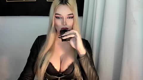 STELLA online show from December 2, 8:23 am