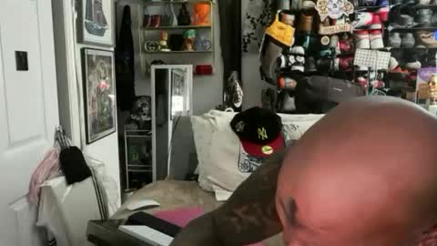 hotstuff775616 online show from February 19, 4:00 am