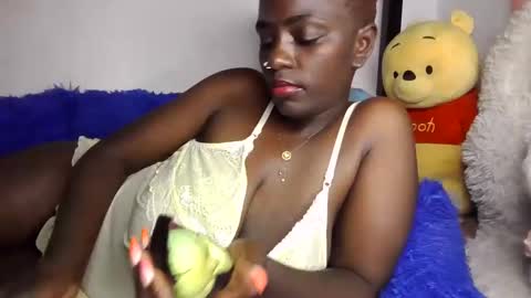 Amalia online show from February 5, 10:35 pm