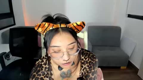 AMY online show from November 13, 9:39 pm