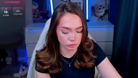 hello Im Eva online show from April 21, 9:38 am