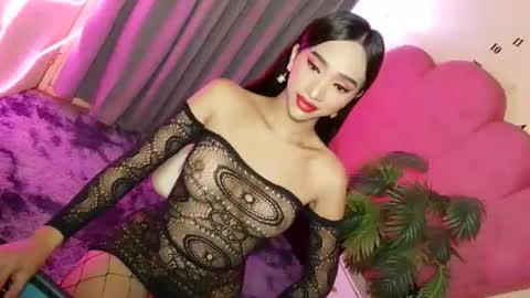 kylie online show from February 2, 6:15 pm