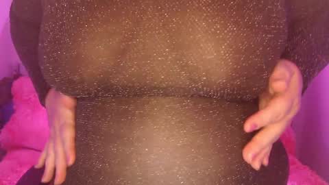 Snapshot of hottieauntie chatting on October 20, 7:41 pm sweetie Aunt online show from October 20, 7:41 pm