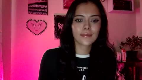 Snapshot of hottietat4u chatting on October 29, 8:31 pm Tat  online show from October 29, 8:31 pm