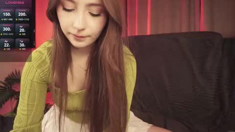 hottpeachh online show from December 13, 7:53 pm