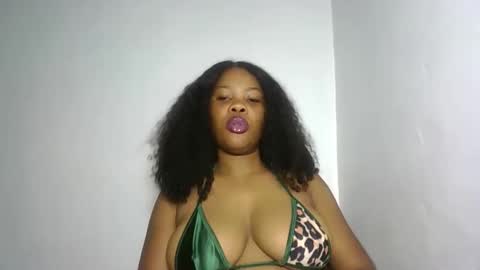 hotty_lora889 online show from November 20, 8:50 pm