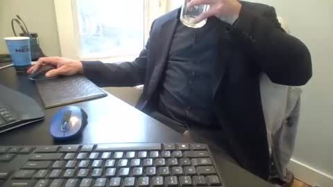 hoverday online show from April 5, 8:39 pm