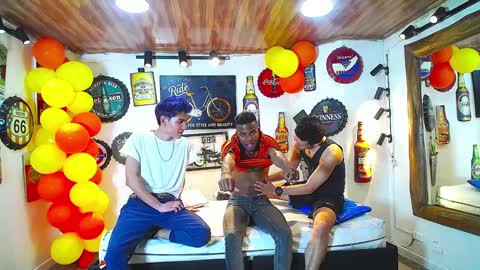 HOWENTS online show from February 8, 2:47 am