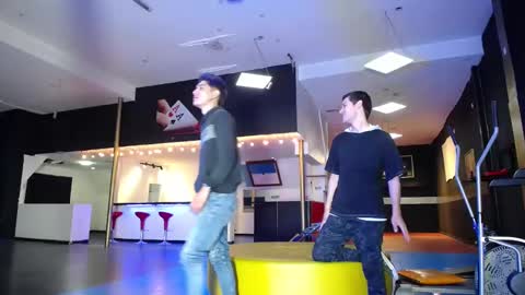 HOWENTS online show from January 27, 12:01 am