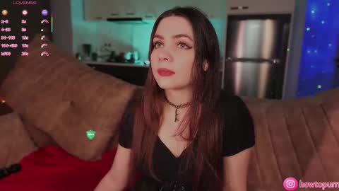 Mia online show from February 8, 5:38 pm