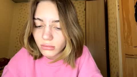 Chloe online show from December 4, 12:38 pm