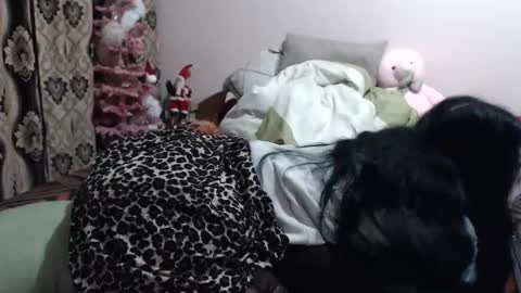 hugeassdevil online show from December 14, 9:32 pm