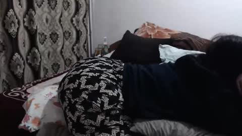 hugeassdevil online show from April 6, 11:55 am