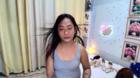 hugejuicyhotdog online show from October 10, 9:26 am