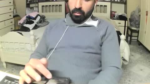 hugeveiny online show from April 13, 5:06 pm