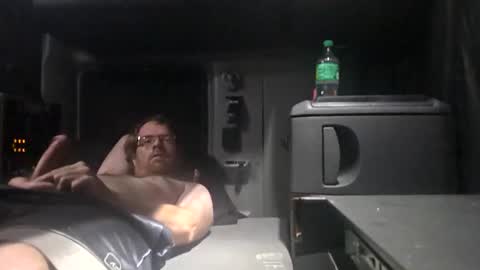 hung20032003 online show from November 17, 11:29 pm