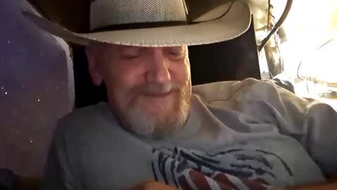 Snapshot of hung34u chatting on October 8, 5:13 am hung34u online show from October 8, 5:13 am