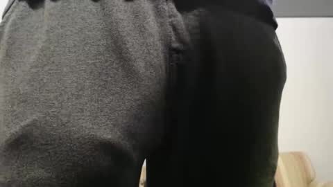 Big uncut cock dripping online show from November 25, 11:36 pm