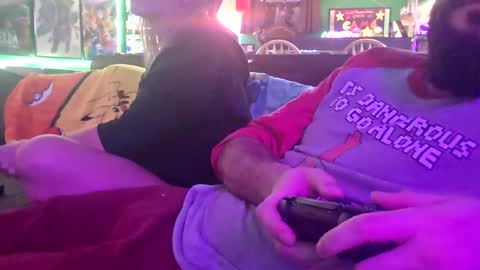 Hunganduncut online show from April 17, 2:58 am