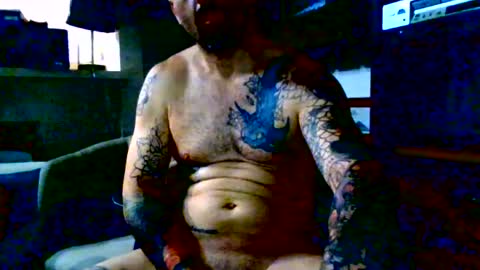 hungherowithoutacape online show from August 6, 12:25 pm