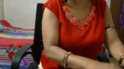 hungrymilf69 online show from July 23, 2:53 am
