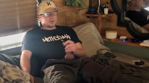 HuingsingleDad79 online show from December 26, 7:27 pm