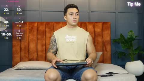 hunk_ryan online show from March 12, 11:42 am