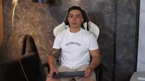 hunk_ryan online show from November 11, 8:16 am