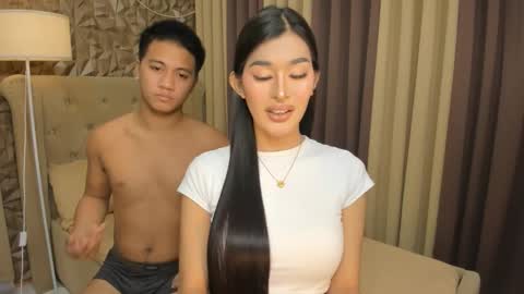 hunkhomerontop online show from November 12, 9:55 am